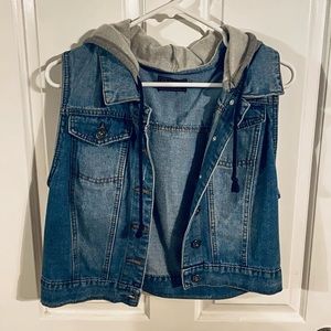 Jean Sleeveless Jacket with Hood Attached